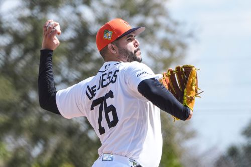 Enmanuel de Jesus punches out eight in dominant WBC performance