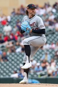 Marlins Sign Chris Paddack