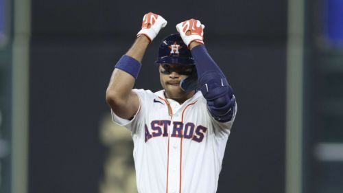 3 reasons why Astros’ playoff window may already be closed, 2 signs where hope remains