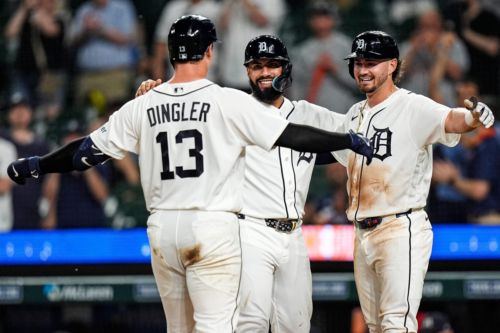 Tigers 10, Twins 4: Tigers out-slug Twins