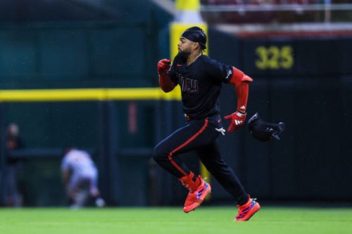 Marlins Acquire Rece Hinds