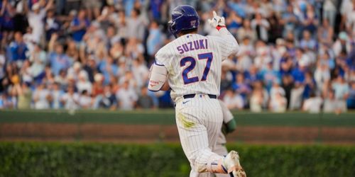 Suzuki turns page from tough stretch with homer, nice defensive plays