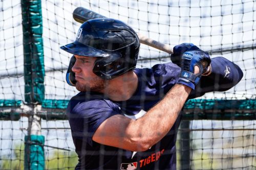 Josue Briceño undergoes surgery on his right wrist