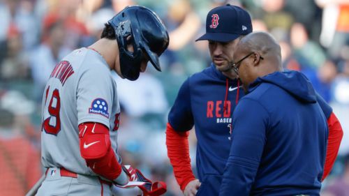 Red Sox fans fretting during rain delay after Roman Anthony leaves game