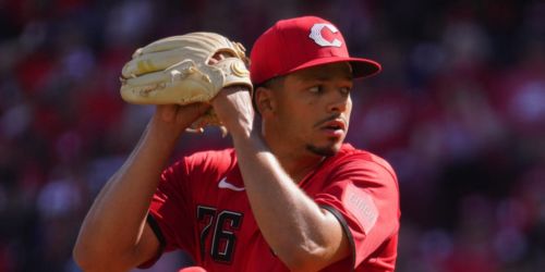 Burns cools Astros as Reds halt 8-game skid