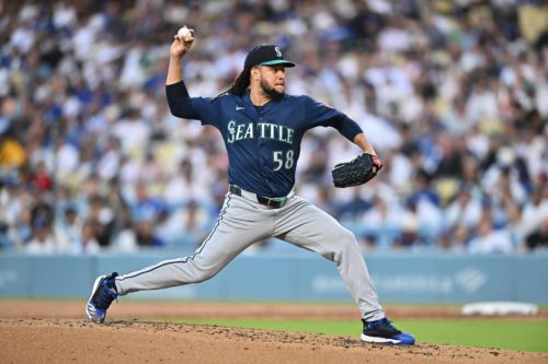 Mariners to trade Luis Castillo to White Sox for three players