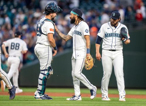 Mariners Reacts Survey: Vote Navy Blue No Matter Who