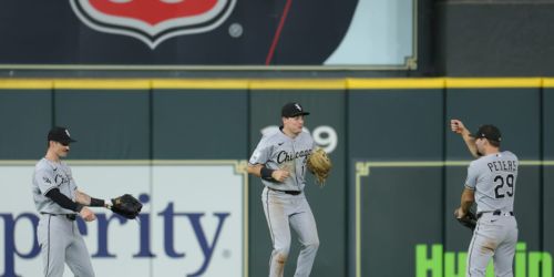 With facial hair and golf carts, White Sox keep having fun -- and winning