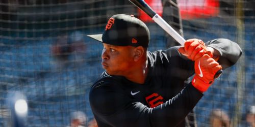 With Devers hampered by hamstring, Giants going with Schmitt at 1B