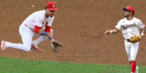 X's, O's and MLB bros: Opposing shortstops play tic-tac-toe