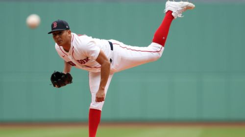 Suarez exits start for Red Sox with tight hammy
