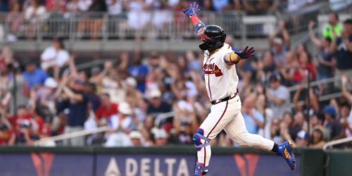 Acuña finds power stroke, sparks Braves with first HR since May
