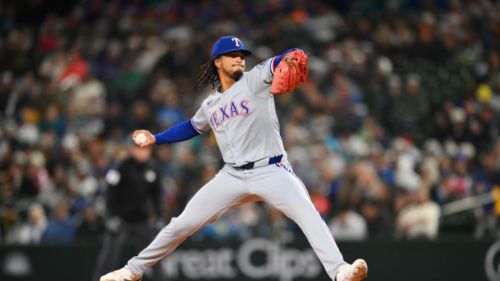 Rangers' young flamethrower could have key role in 2026 despite minor-league option