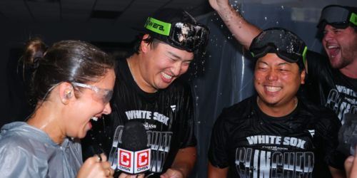 Murakami keeps it '100!' while celebrating 1st MLB playoff clinch