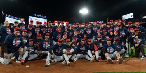 Guardians clinch 3rd consecutive playoff berth with another late surge