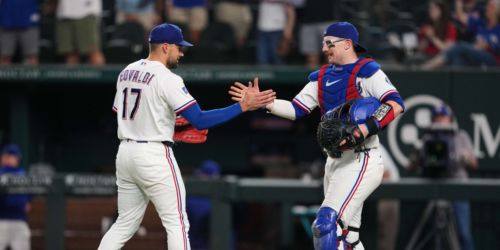 Eovaldi's relief outing results in win, tie with Astros atop AL West