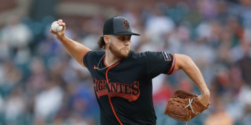 Roupp done in by bad luck, shaky defense while Giants' bats flounder