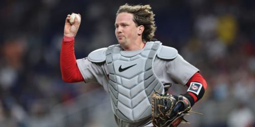 Rutschman sits out second straight game with elbow soreness
