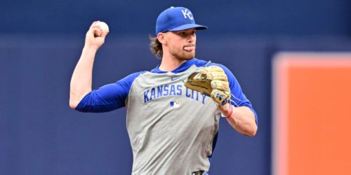 Witt (knee) out of lineup for 5th straight game, feeling 'better every day'