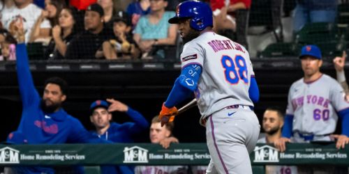 Resilient Robert's HRs ring louder than boos in Chicago return