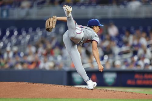 Mets capitalize on Marlins defensive miscues to earn Tong the win in his first start