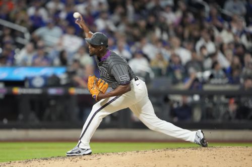 Pirates Interested in Brazobán and Weaver
