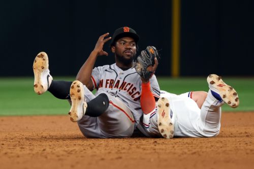 Giants get walked-off by Rangers on missed catch