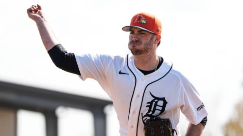Tigers give up on viral knuckle puck pitcher with cash trade to desperate Mets
