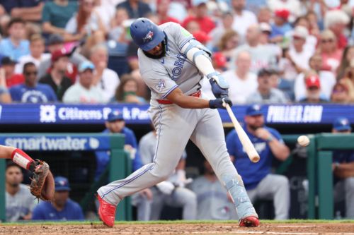 Jays Win In Extra Innings