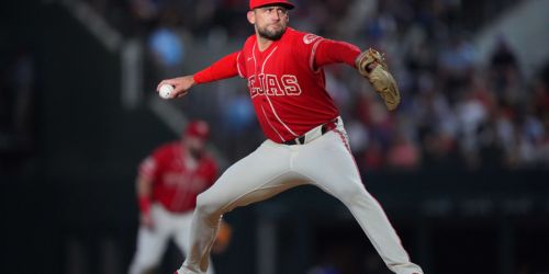 Eovaldi's bases-loaded K, Pederson's HR and 9th-inning relay key in win