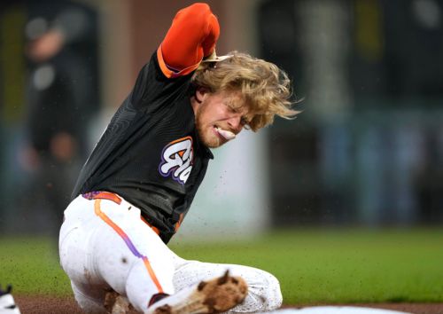 Giants run their way into a 3-2 loss