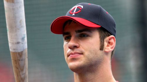 Who are the youngest and oldest Twins to win the Louisville Silver Slugger Award?