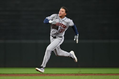 Dustin Harris Elects Free Agency