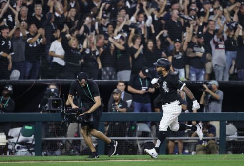 Canseco, Pods, Palka and friends: The White Sox Alumni Home Run Derby is delightfully unhinged