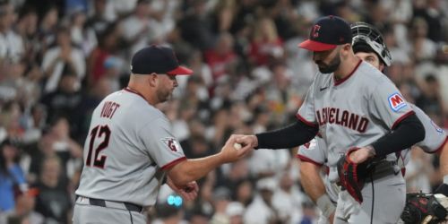 Holderman's rare rough night costly in Guardians' AL Central chase