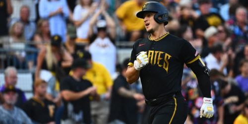 Flores joins rare group of Pirates with 3rd HR in as many ABs