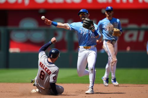 Royals blank Astros to take series finale