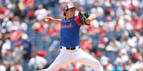 Top prospect Hernandez's season likely over due to left oblique strain