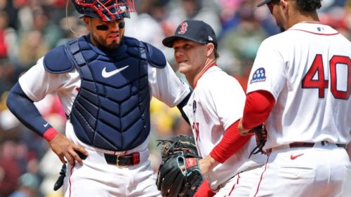 Gray leaves Patriots' Day tilt with tight hammy