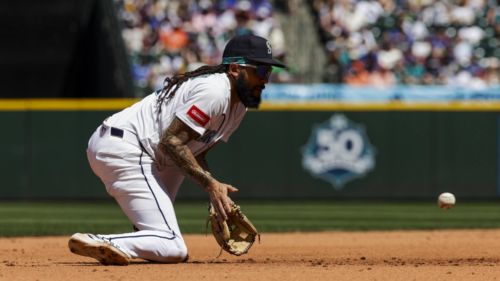 Mariners' experiment with J.P. Crawford at third base is breaking fans' hearts