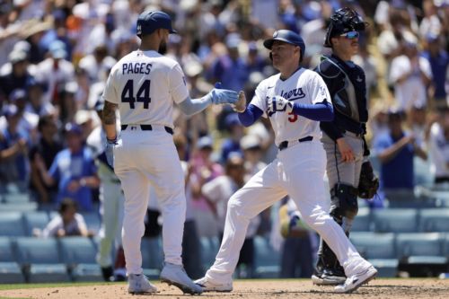 Freddie Freeman’s go-ahead blast helps Dodgers complete sweep