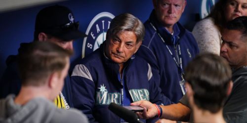 Even the clubhouse dog knows: Rizzs' farewell a monumental weekend for Mariners