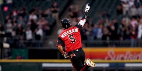 Murakami's big blast opens door for Chicago doing little things to win