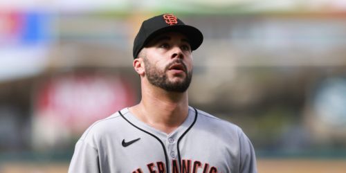 Lucchesi reunites with Giants on Minor League deal (report)