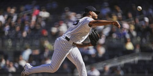 With Doval falling in 'pen hierarchy, Yanks deal him to Pirates for 2 prospects