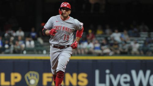 Reds legend Joey Votto offers ringing endorsement of Brewers' fanbase