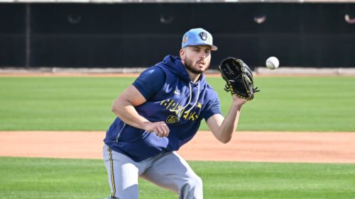 Cardinals add former Brewers reliever who recently opted out of contract