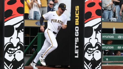 It's time for a serious conversation about Pirates' defense after Bryan Reynolds error