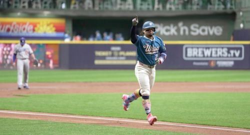 Early offense, solid pitching lead Brewers to 5-1 victory over Dodgers