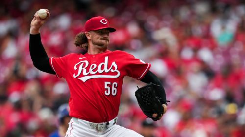 Former Reds pitcher goes full Simpsons GIF after experience with Rangers